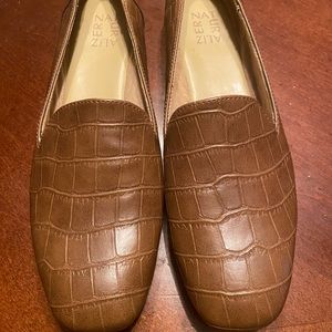 Naturalizer Kit2 Maple Croc flat size 9.5